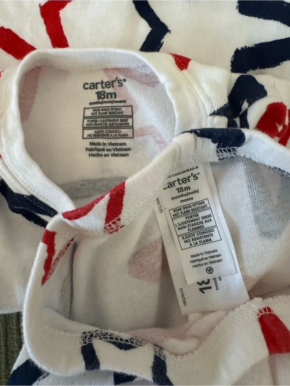 Carter’s 2pc Set in White, Red, & Navy Size 18 Months